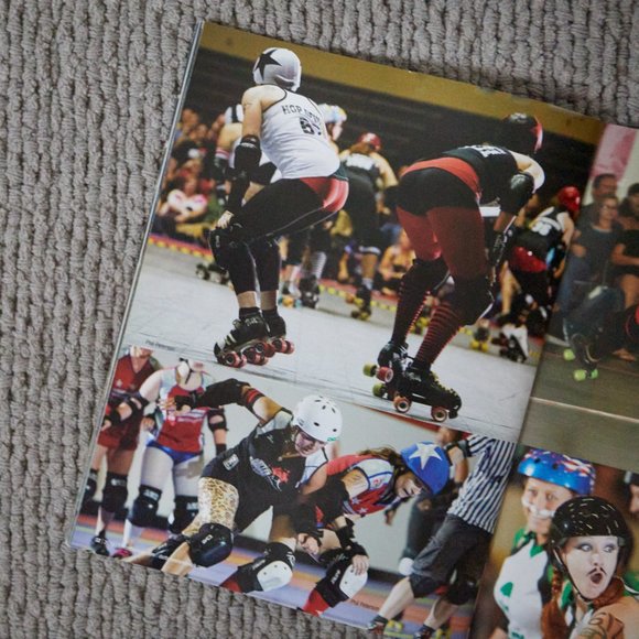 Roller Derby Pack | 2010 DNN Photo Annual Magazine + Derby Skins Headban… - Picture 4 of 5
